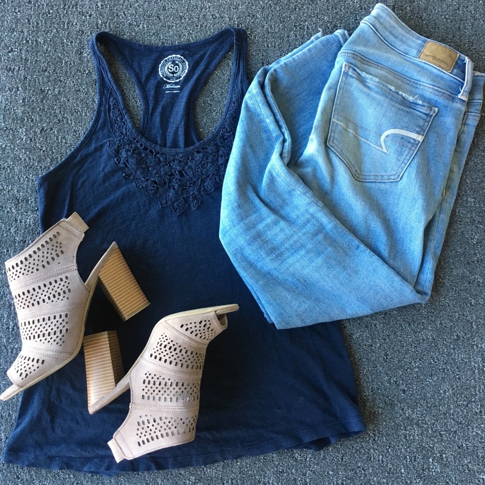 Navy tank top with crochet decoration